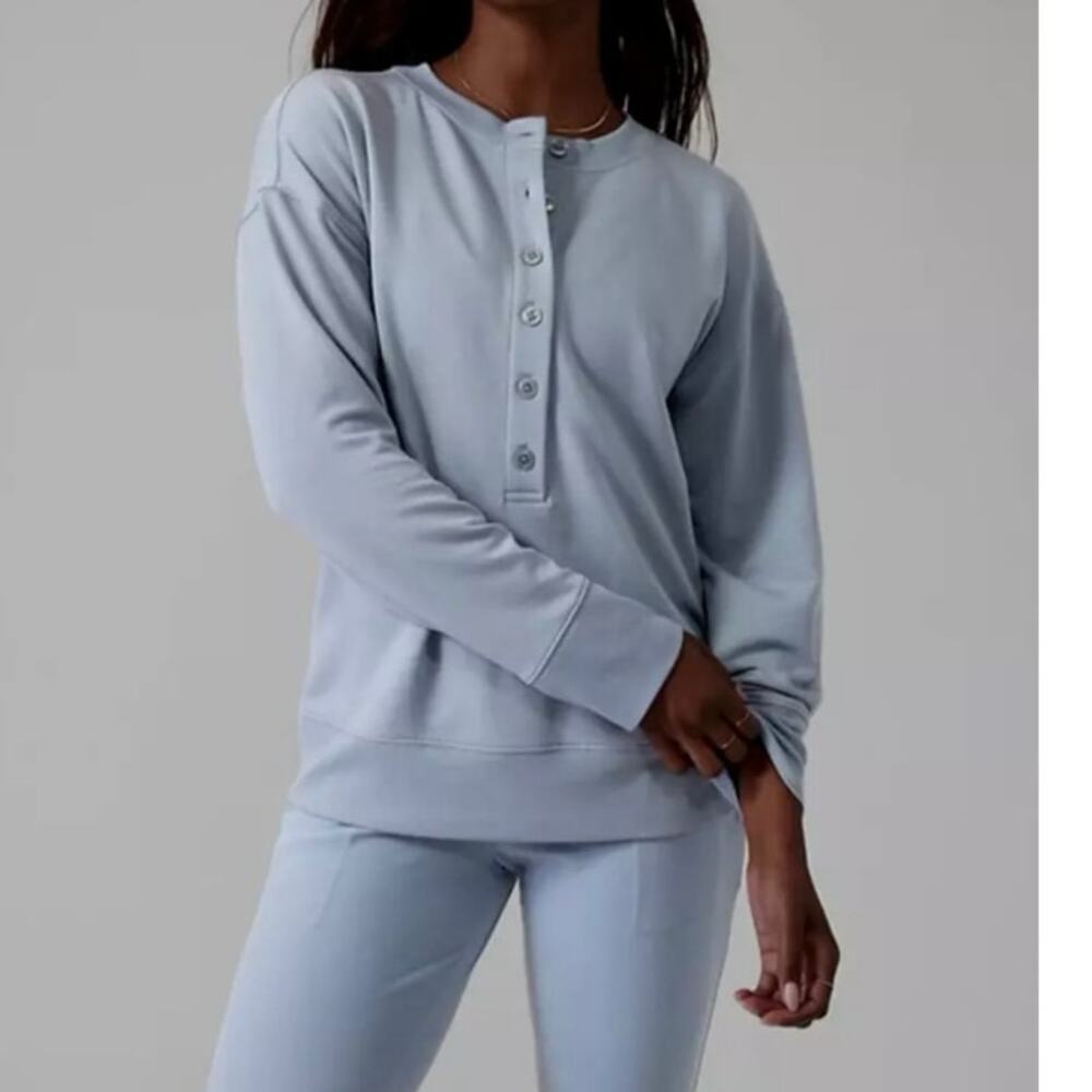 ATHLETA WOMEN'S BLUE STAR LONG SLEEVE BALANCE HENLEY SWEATSHIRT size XL